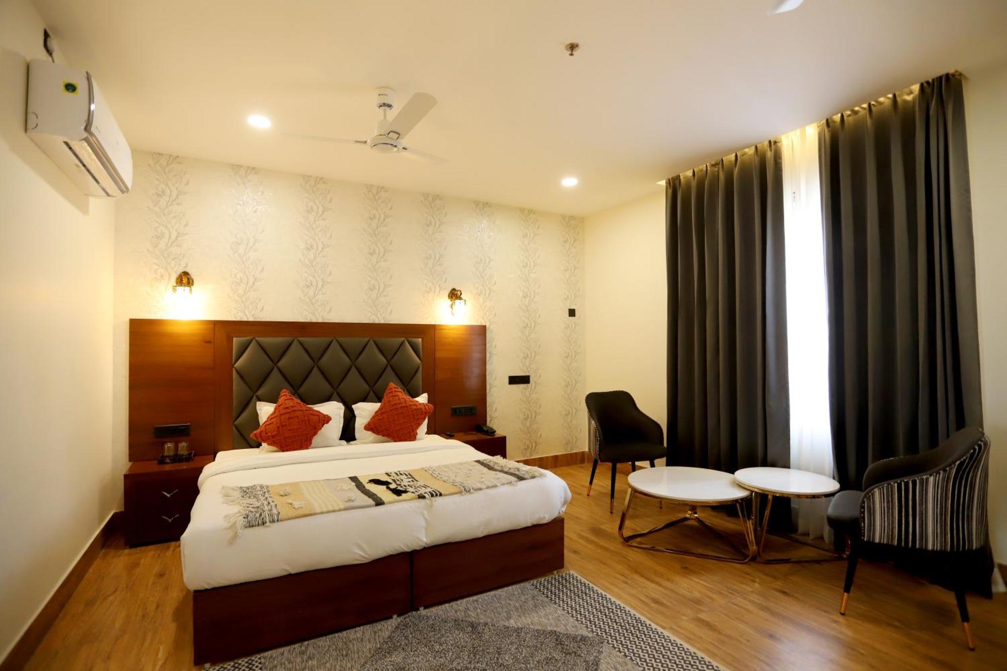 Hotel Dhingra Inn Rewāri エクステリア 写真